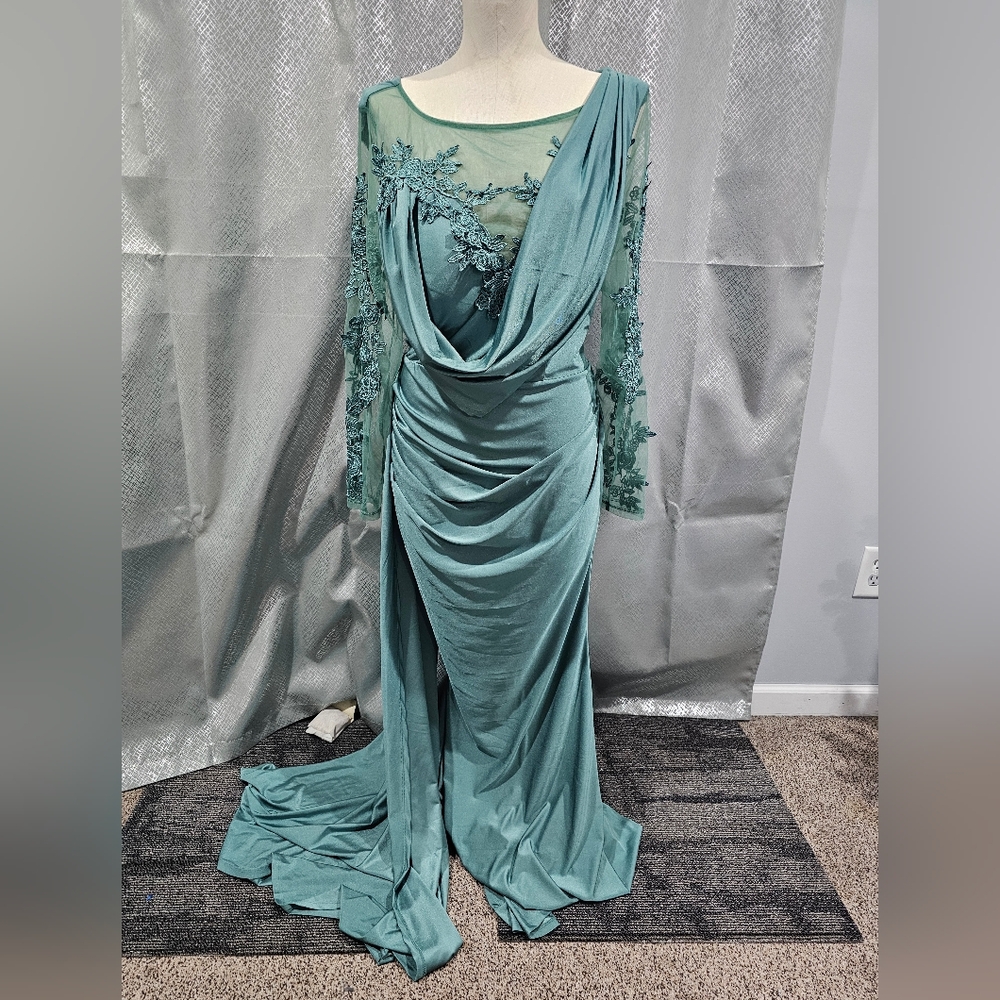 Elegant Teal Evening Gown